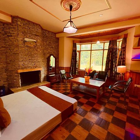 Woods Villa- A Luxury Mountains View Cottages Манали Экстерьер фото