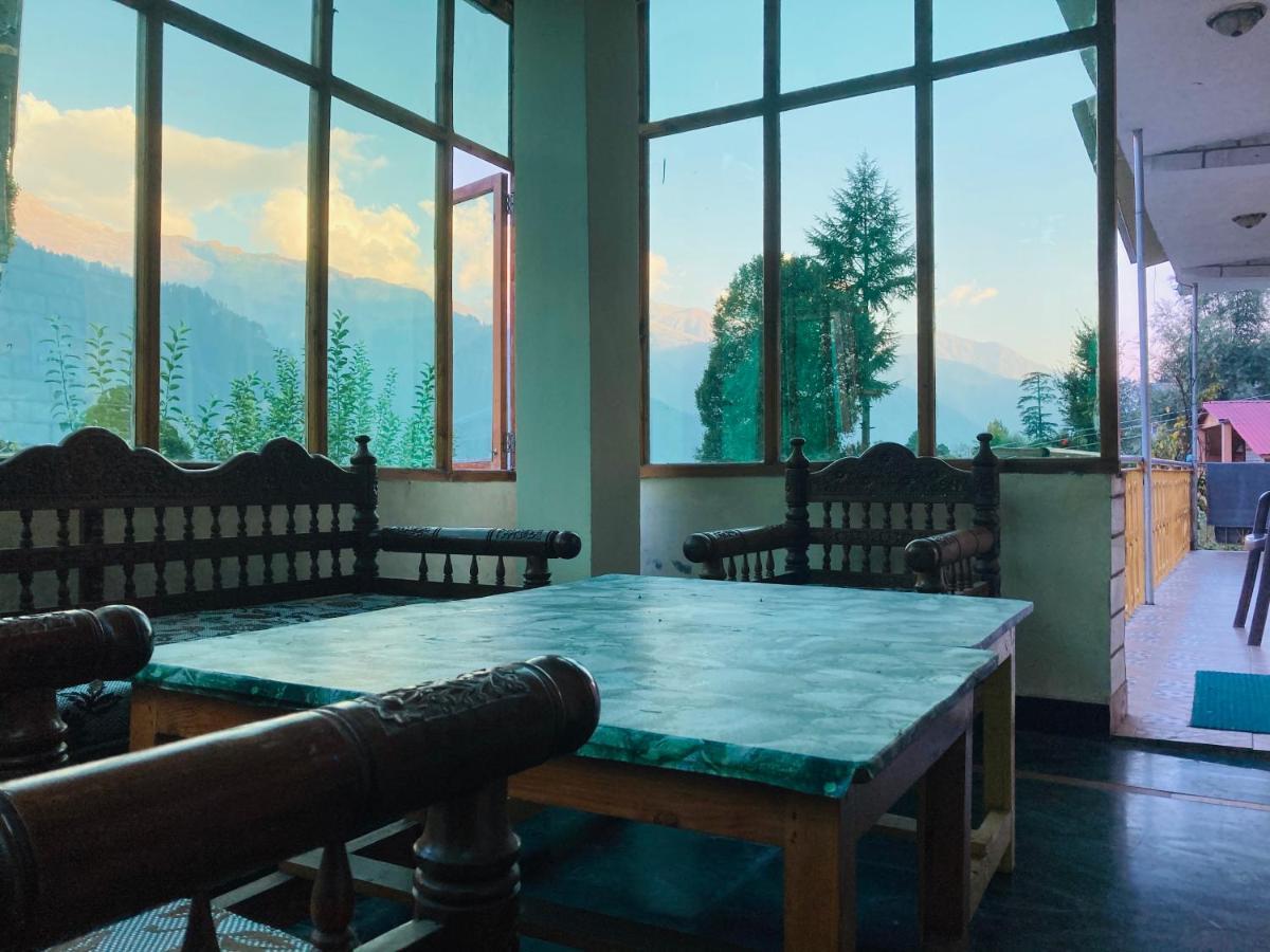 Woods Villa- A Luxury Mountains View Cottages Манали Экстерьер фото