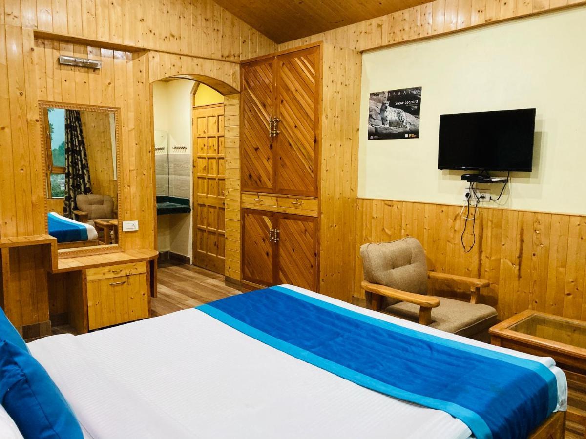 Woods Villa- A Luxury Mountains View Cottages Манали Экстерьер фото