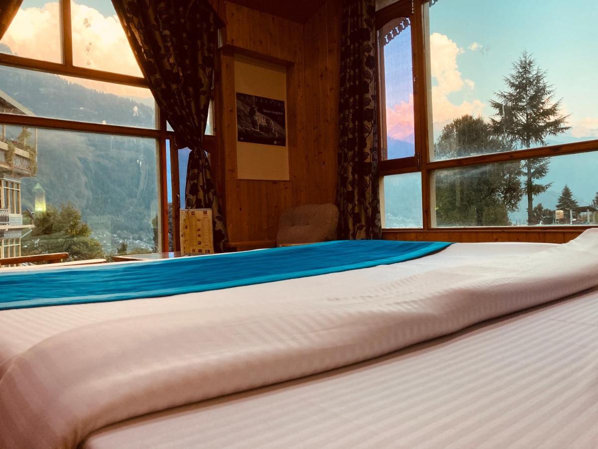 Woods Villa- A Luxury Mountains View Cottages Манали Экстерьер фото
