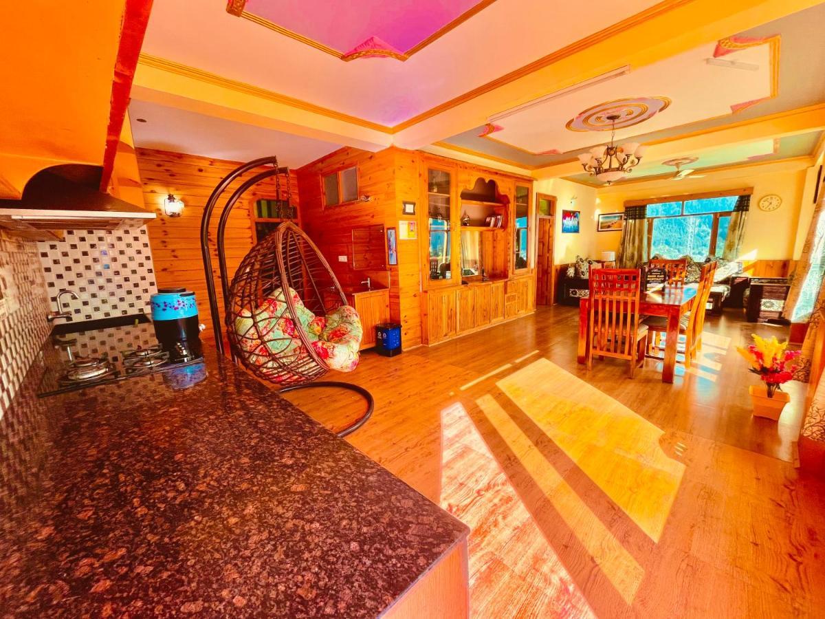 Woods Villa- A Luxury Mountains View Cottages Манали Экстерьер фото
