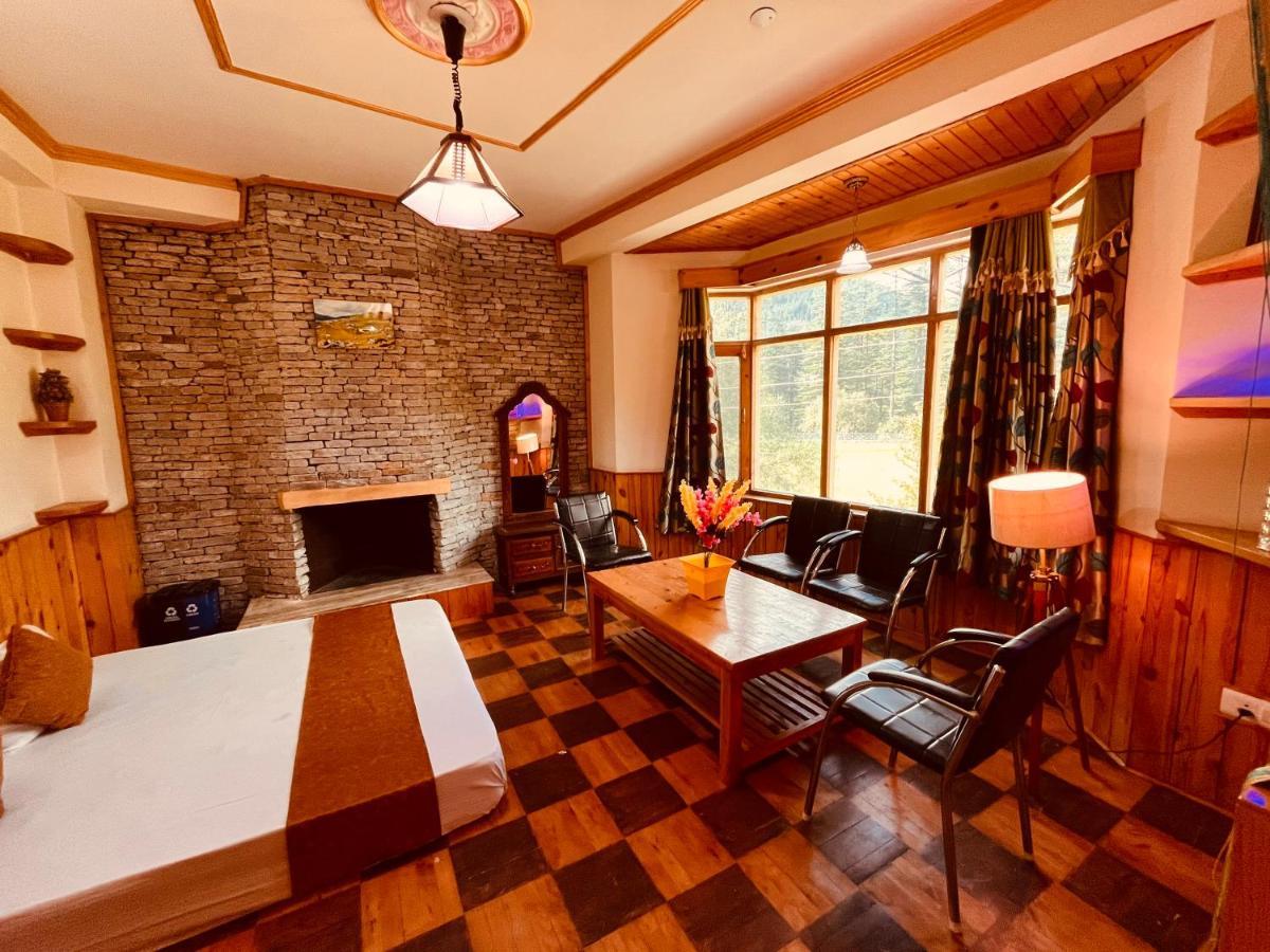 Woods Villa- A Luxury Mountains View Cottages Манали Экстерьер фото