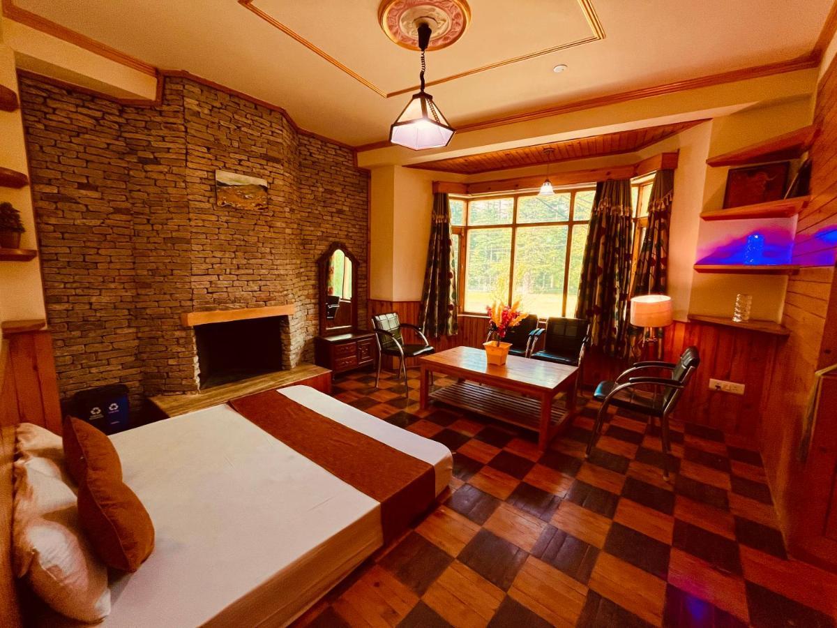 Woods Villa- A Luxury Mountains View Cottages Манали Экстерьер фото