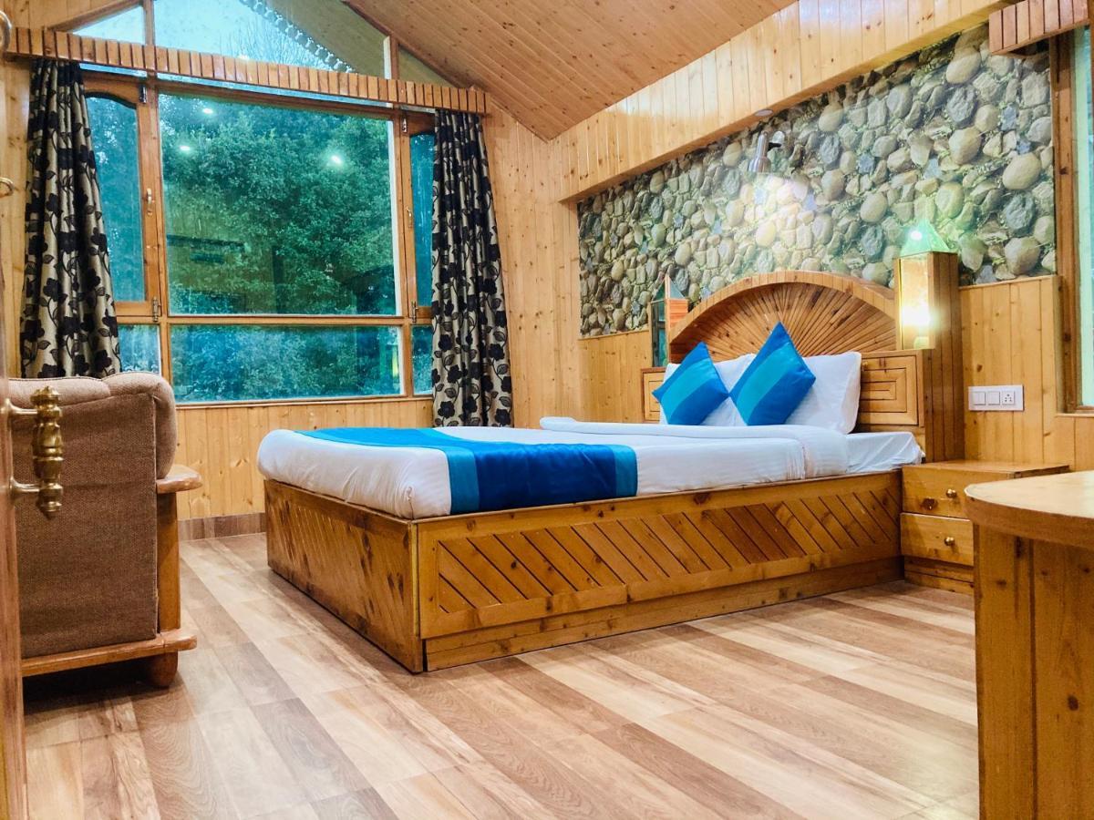Woods Villa- A Luxury Mountains View Cottages Манали Экстерьер фото